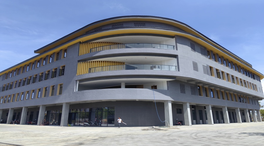 海南中央民族大學(xué)UHPC墻板選擇了飾紀(jì)上品.你呢？